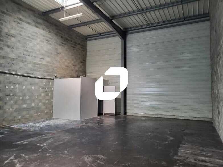 Local d’activités dans VILLENAVE-D'ORNON à louer - Photo intérieure – Image 2 sur 4