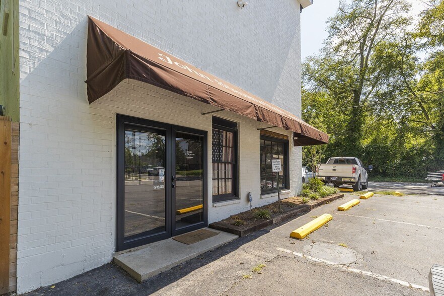 422 Acklen Park Dr, Nashville, TN à louer - Photo de l’immeuble – Image 2 sur 9