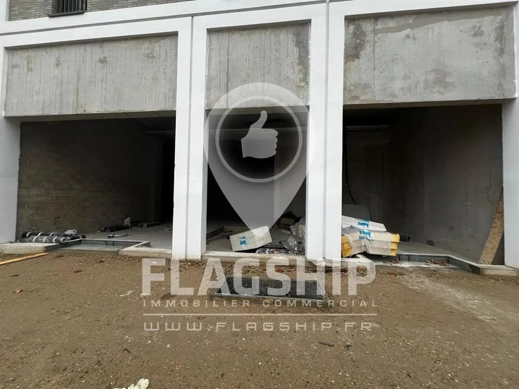 Local commercial dans Bagneux à louer Photo de la construction– Image 1 sur 6