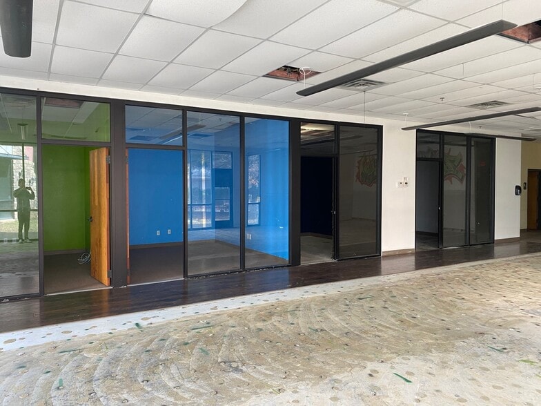 2700-2740 Western Center Blvd, Fort Worth, TX à louer - Photo de l’immeuble – Image 3 sur 12