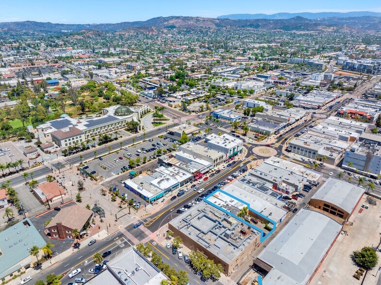 143-145 W Grand Ave, Escondido, CA à vendre - Photo de l’immeuble – Image 3 sur 11