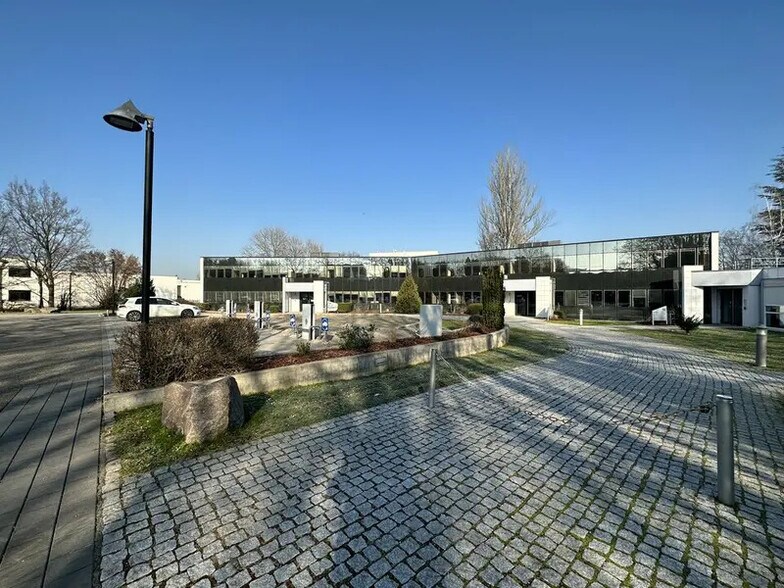 Bureau dans Eckbolsheim à louer - Photo de l’immeuble – Image 1 sur 6