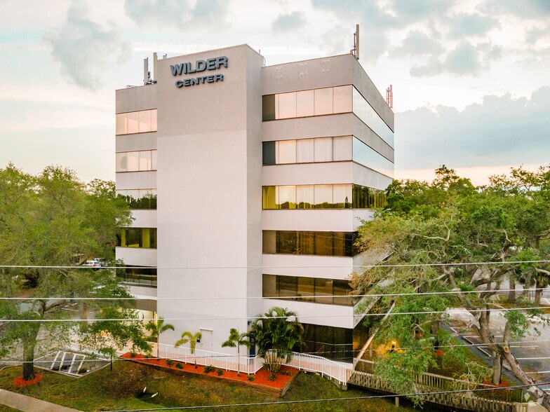 3000 Gulf To Bay Blvd, Clearwater, FL à louer - Photo principale – Image 1 sur 16