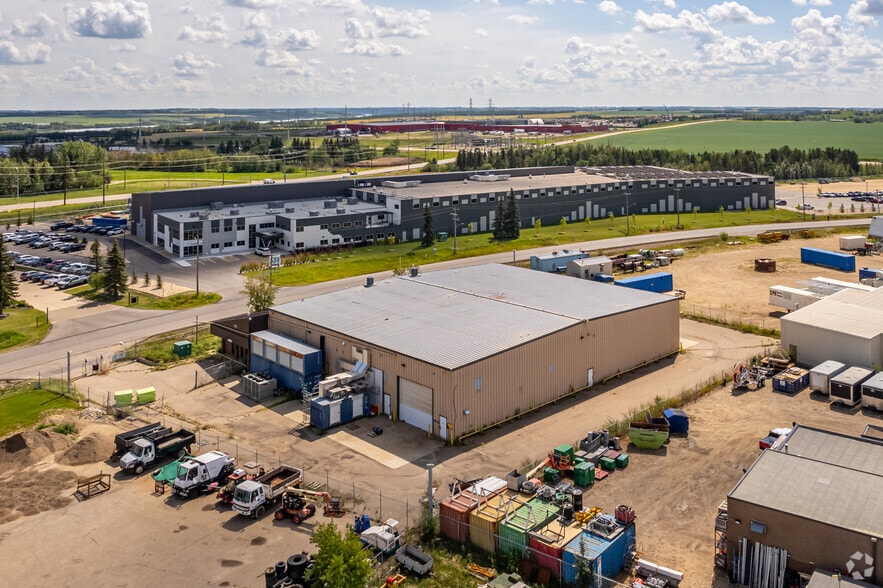 1202 8A St, Leduc County, AB à vendre - Aérien – Image 2 sur 2