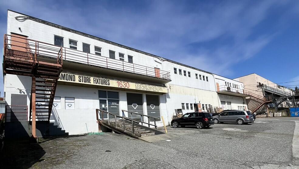 1628 Marine Dr SW, Vancouver, BC à louer - Photo de l’immeuble – Image 1 sur 1