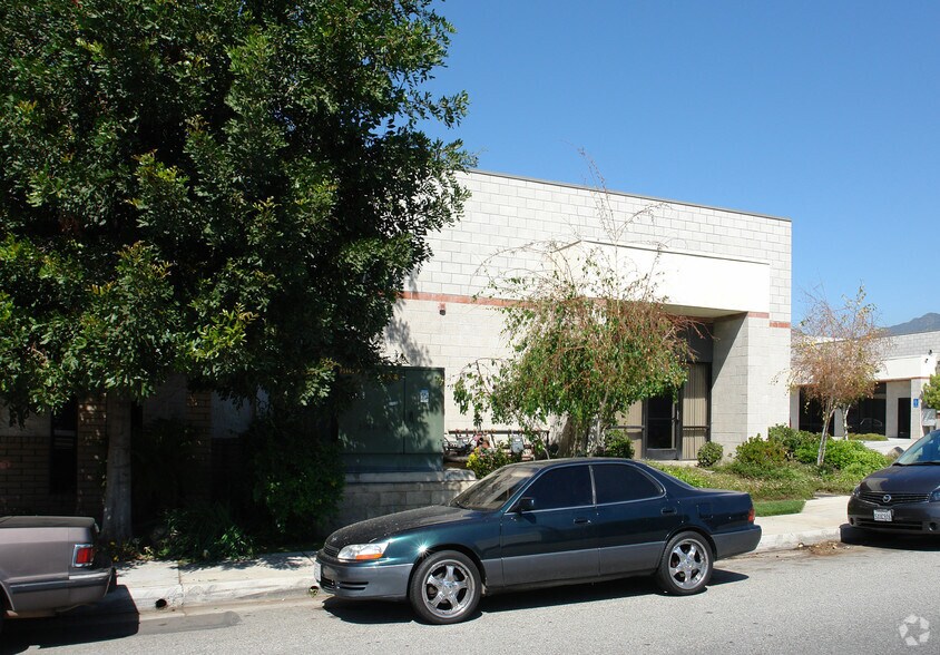 2011-2019 S Myrtle Ave, Monrovia, CA à louer - Photo de l’immeuble – Image 2 sur 5