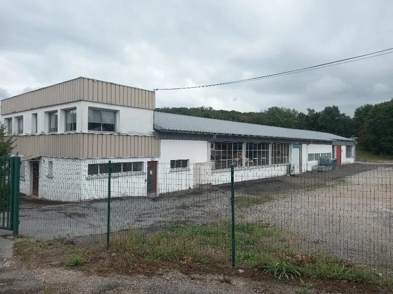 Local d’activités dans Pirey à louer - Photo de l’immeuble – Image 3 sur 12