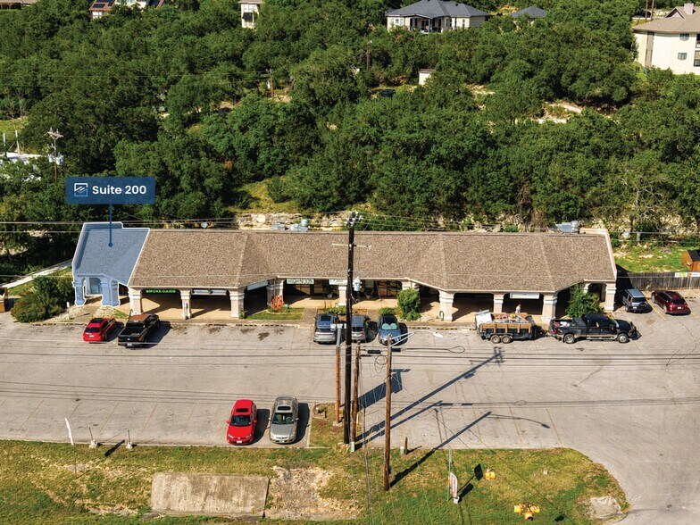 18100 FM 306, Canyon Lake, TX à louer - Photo de l’immeuble – Image 2 sur 11