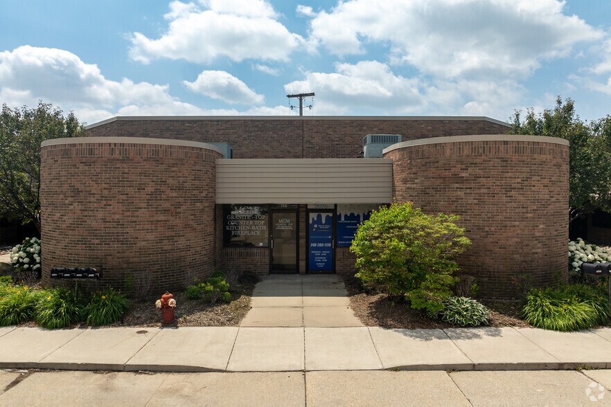 7314-7515 19 Mile Rd, Sterling Heights, MI à louer - Photo de l’immeuble – Image 2 sur 6