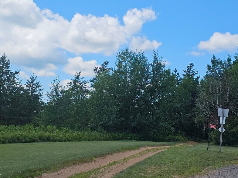 W770 Wind Song Ln, Park Falls, WI à vendre - Photo de l’immeuble – Image 3 sur 52