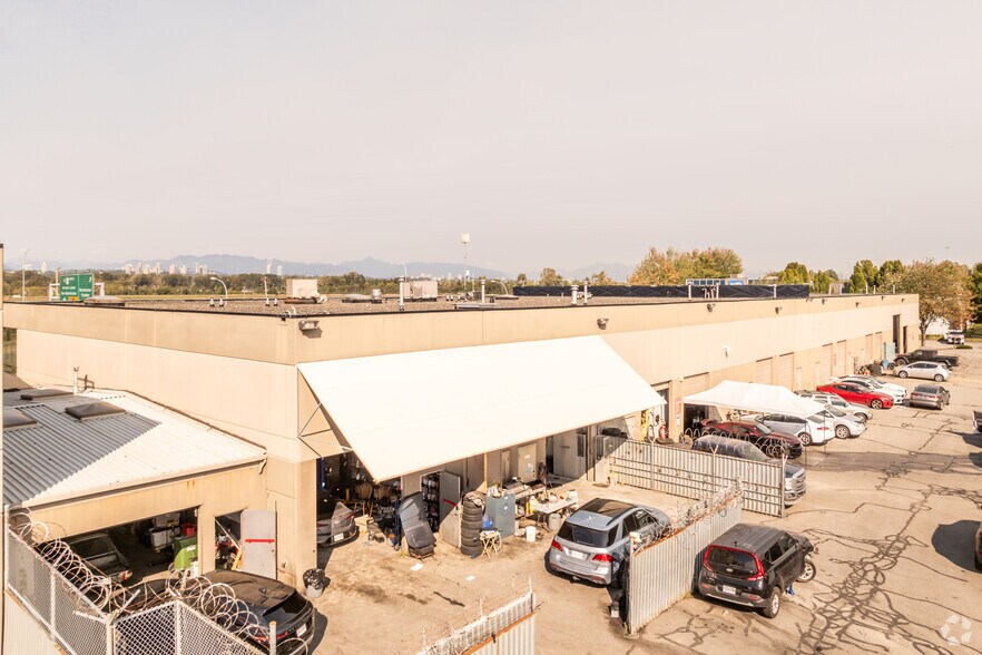 21320 Westminster Hwy, Richmond, BC à louer - Photo de l’immeuble – Image 3 sur 7