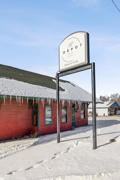 511 Fergus Ave, Erhard, MN à vendre - Photo de l’immeuble – Image 2 sur 32