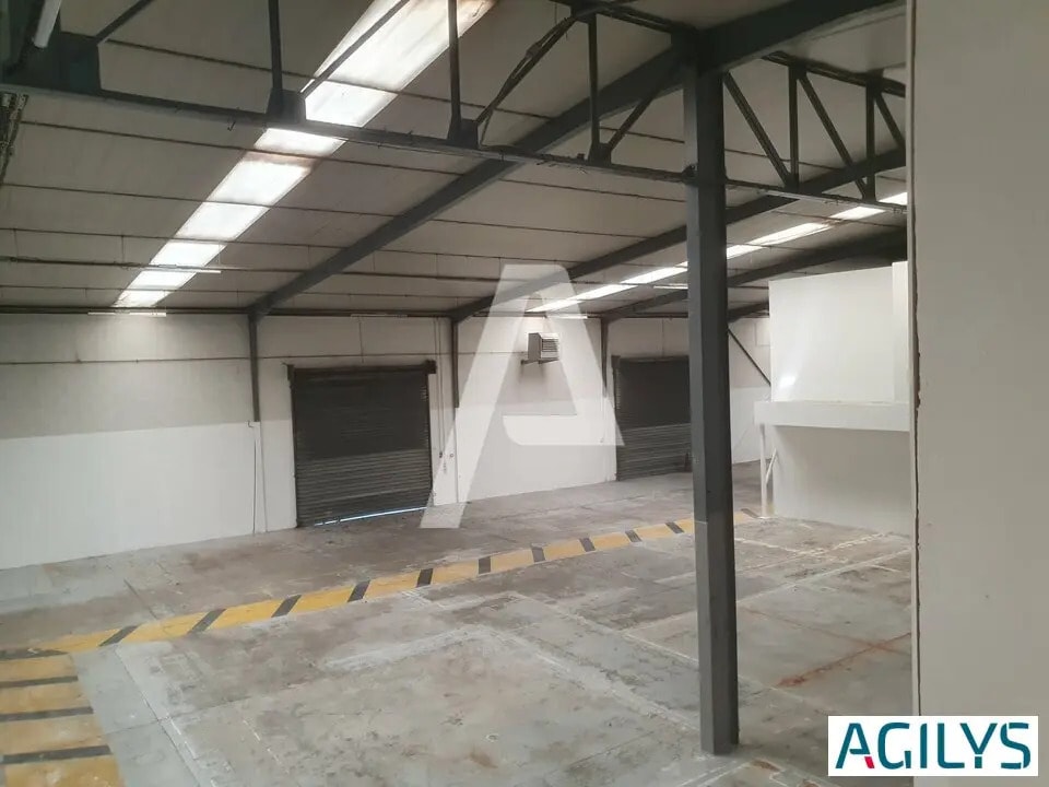 Local d'activités dans Morangis à vendre Photo intérieure– Image 1 sur 11