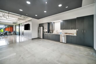 840 apollo St, El Segundo, CA à louer Photo intérieure– Image 2 sur 14