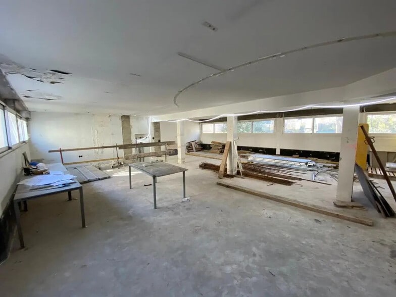 Local commercial dans Boulogne-Billancourt à louer - Photo de l’immeuble – Image 3 sur 7