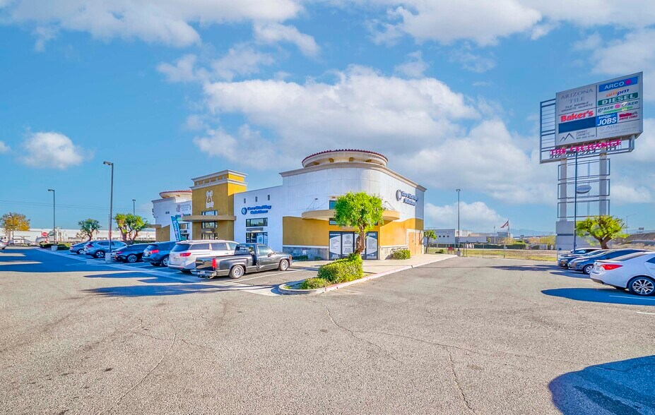 5030 E 4th St, Ontario, CA à vendre - Photo de l’immeuble – Image 2 sur 20