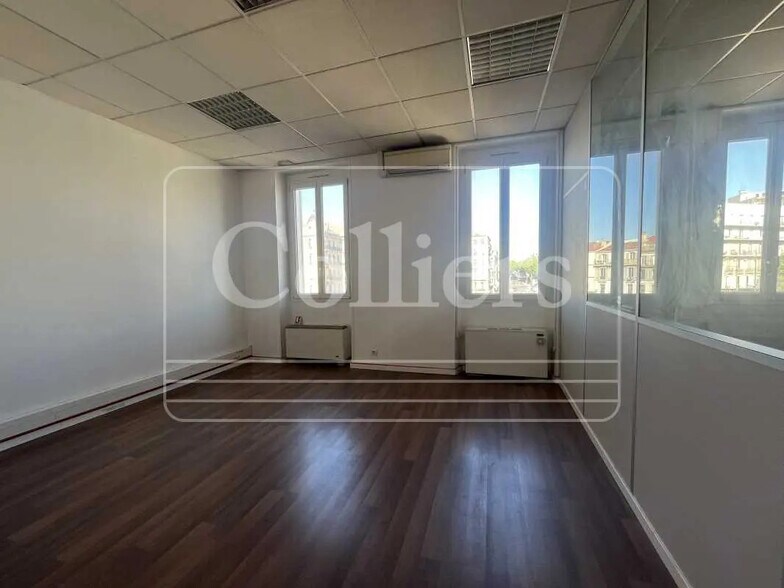 18 Place Castellane, Marseille à louer - Photo de l’immeuble – Image 2 sur 5