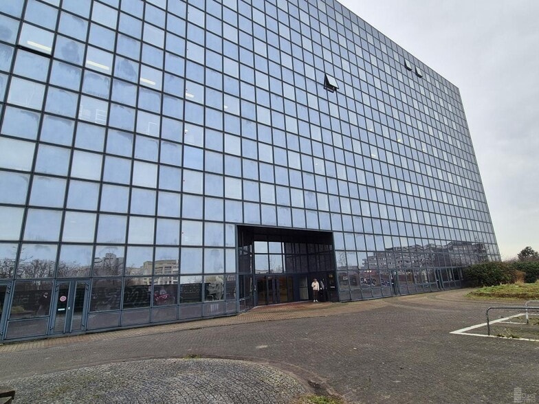 2 Rue Du Centre, Noisy-le-Grand à louer - Photo de l’immeuble – Image 2 sur 38