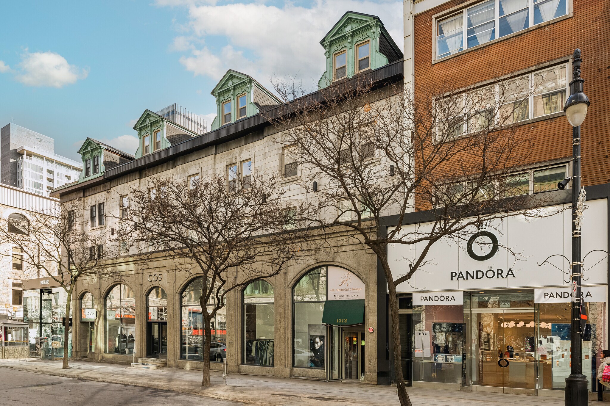 1312 Rue Sainte-Catherine O, Montréal, QC à louer Photo de l’immeuble– Image 1 sur 2