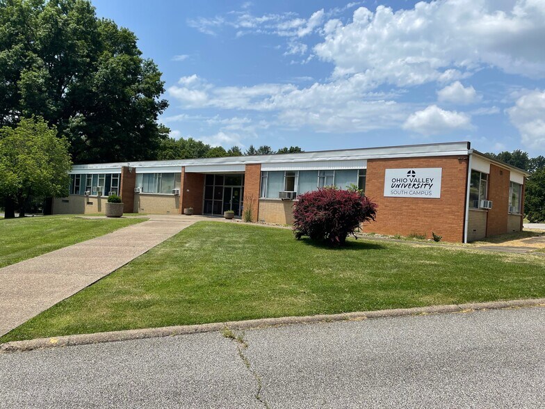 209 Parkway Pl, Parkersburg, WV à louer - Photo de l’immeuble – Image 2 sur 3