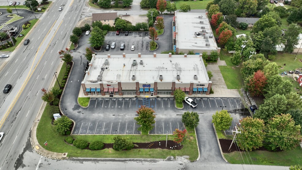 1707 John B White SR Blvd, Spartanburg, SC à louer - Photo de l’immeuble – Image 1 sur 7