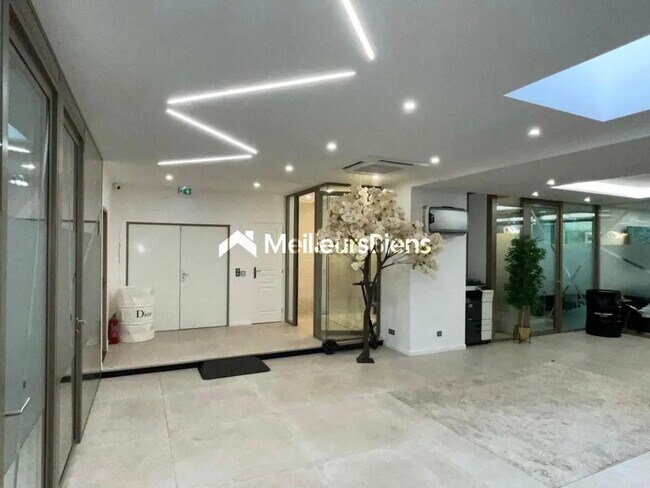 Plus de détails pour Bureau à vendre