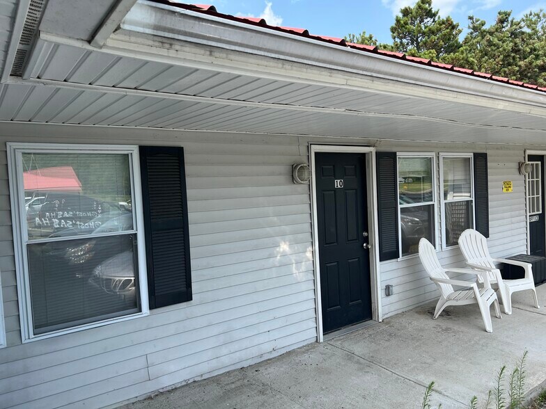 5-prop (48 apts, 1 com unit, 85 storage) portefeuille de 5 biens à vendre sur LoopNet.fr - Photo de l’immeuble – Image 3 sur 33