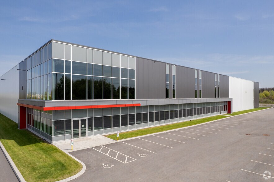1075 Bd Gérard-Cadieux, Salaberry-de-valleyfield, QC à louer - Photo de l’immeuble – Image 1 sur 6