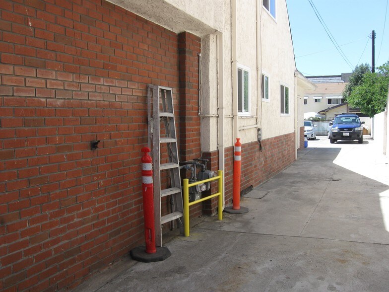 905 S Glendale Ave, Glendale, CA à louer - Photo de l’immeuble – Image 3 sur 4