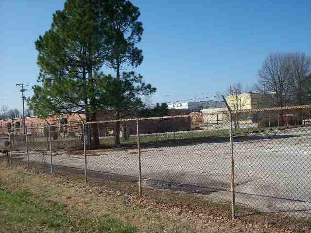 2050 Kefauver Dr, Milan, TN à vendre - Photo de l’immeuble – Image 2 sur 5