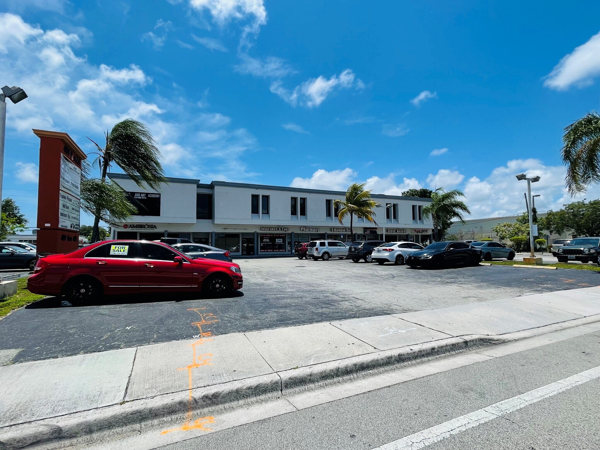 429 W Hallandale Beach Blvd, Hallandale, FL à louer Photo de l’immeuble– Image 1 sur 9