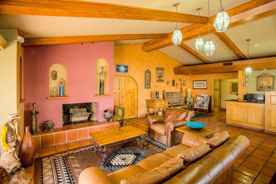 1765 S Main St, Las Cruces, NM à vendre - Photo de l’immeuble – Image 2 sur 81