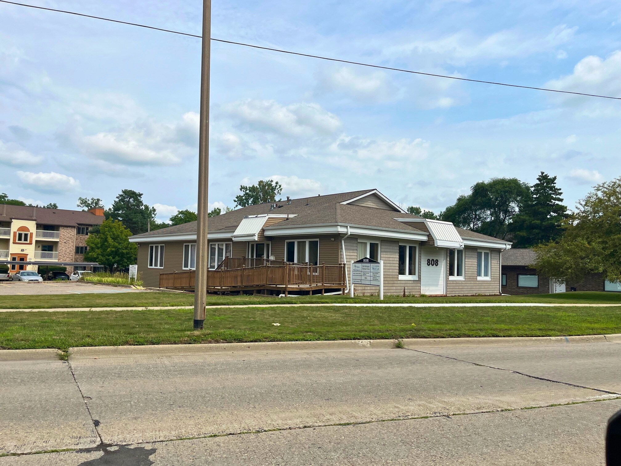 808 W Lake Lansing Rd, East Lansing, MI à vendre Photo de l’immeuble– Image 1 sur 3