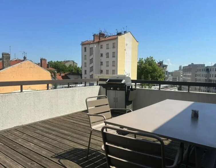 Bureau dans Lyon à louer - Photo de l’immeuble – Image 2 sur 2