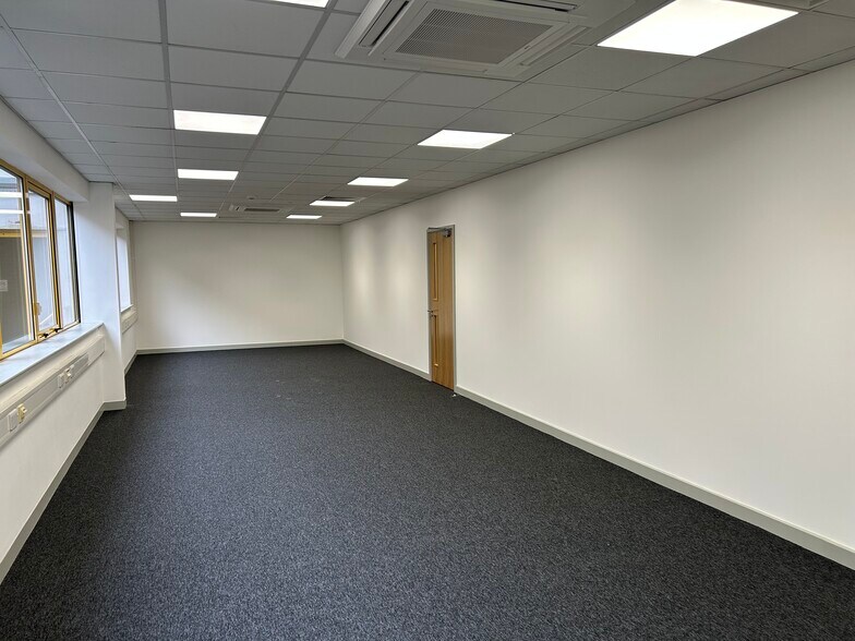 105 Frank Lester Way way, Luton à louer - Photo intérieure – Image 3 sur 6