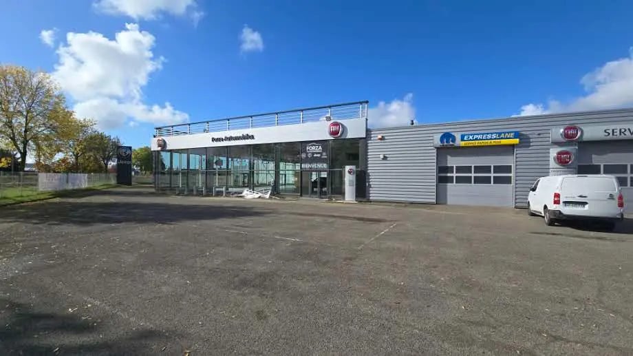 Local d'activités dans Dreux à vendre - Photo de l’immeuble – Image 2 sur 6