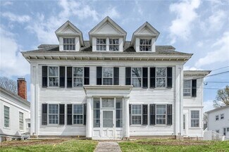 Plus de détails pour 2 Elm St, Westerly, RI - Bureau à vendre