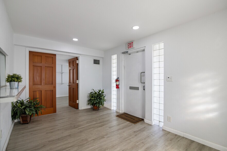 412 SE 23rd St, Fort Lauderdale, FL à vendre - Photo de l’immeuble – Image 2 sur 16