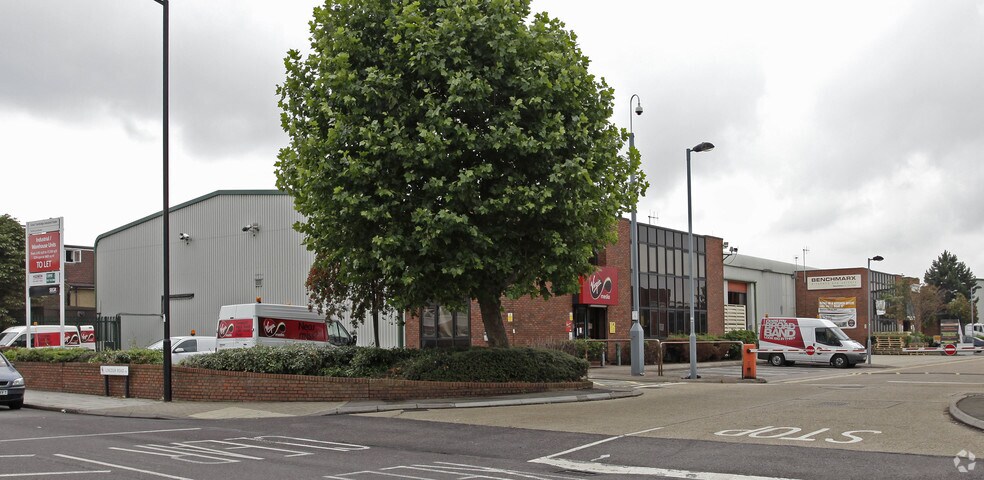 Lincoln Rd, Enfield à louer - Photo de l’immeuble – Image 3 sur 3