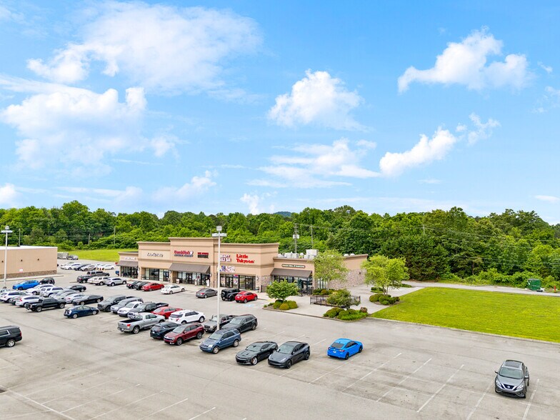 Chapman Hwy, Knoxville, TN à louer - Photo de l’immeuble – Image 3 sur 11
