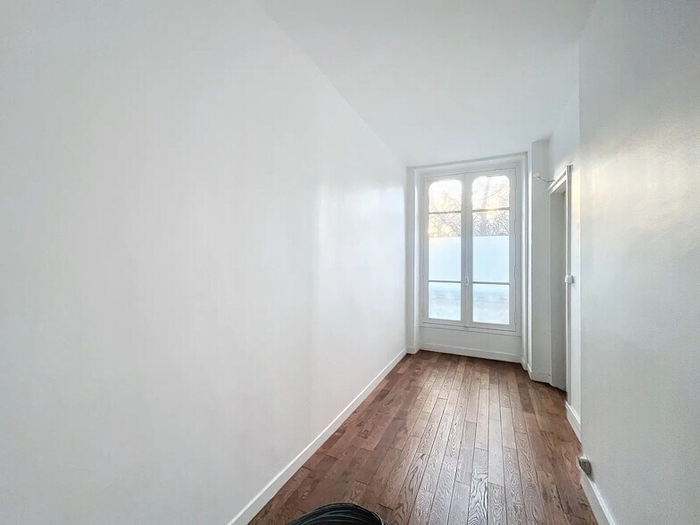 Bureau dans Paris à louer - Photo de l’immeuble – Image 2 sur 7