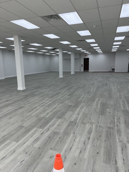 527 Monmouth St, Gloucester City, NJ à louer - Photo de l’immeuble – Image 3 sur 7