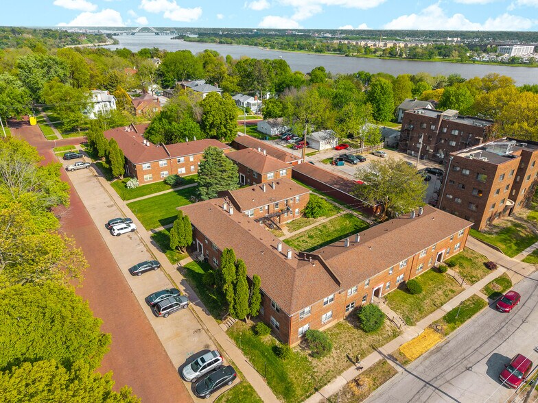 The QC 100 portefeuille de 3 biens à vendre sur LoopNet.fr - Photo de l’immeuble – Image 2 sur 15
