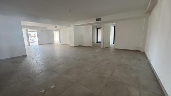 Plus de détails pour Bureau à vendre
