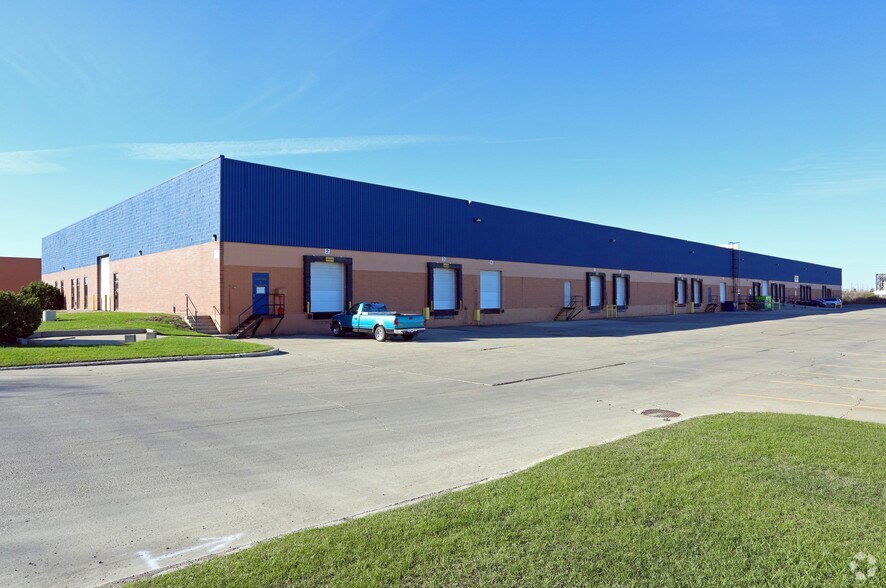 4718-4744 94 Av NW, Edmonton, AB à vendre - Photo de l’immeuble – Image 2 sur 2