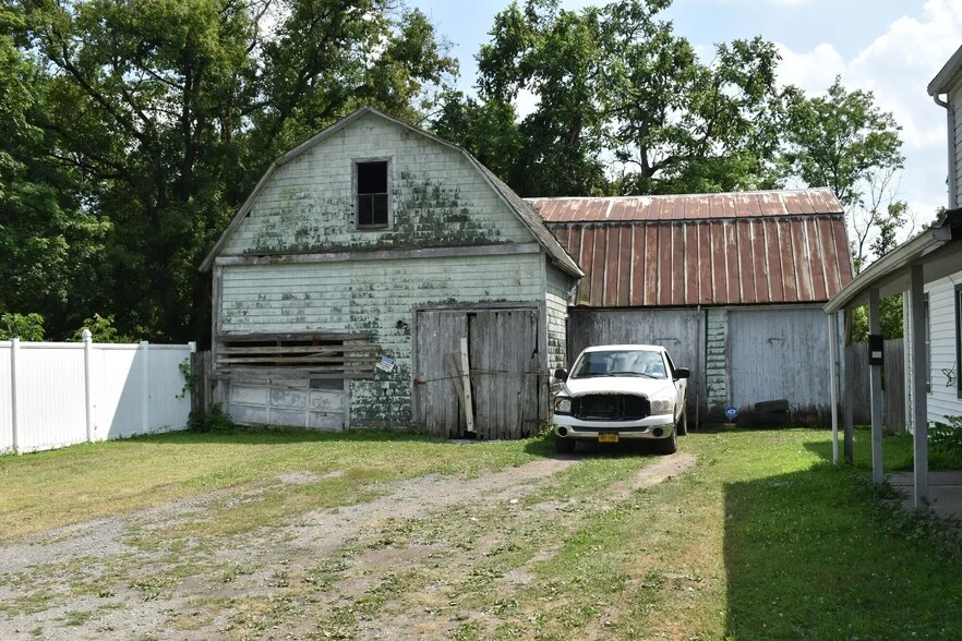 70 Adaline St, Owego, NY à vendre - Photo de l’immeuble – Image 2 sur 11