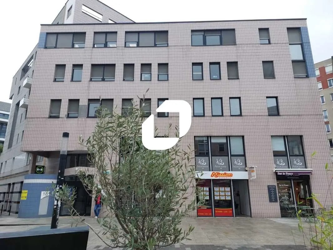 Bureau dans Montigny-le-Bretonneux à louer Photo de l’immeuble– Image 1 sur 5