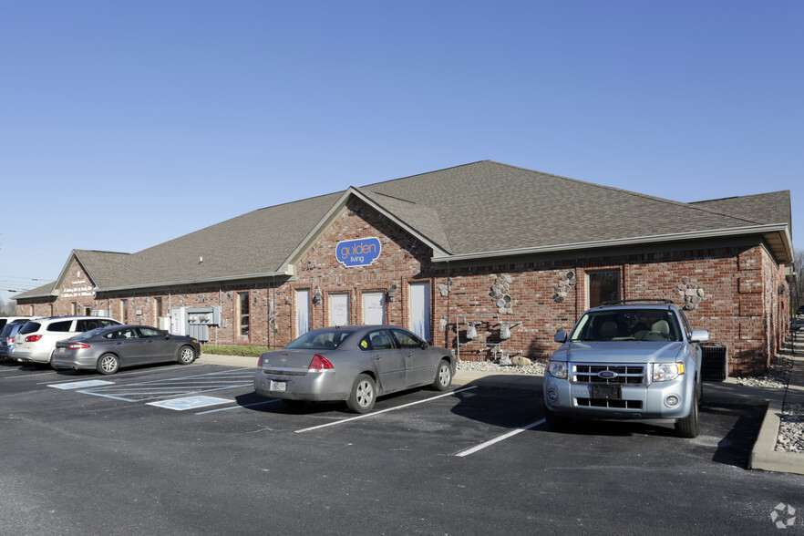5955 S Emerson Ave, Indianapolis, IN à louer - Photo de l’immeuble – Image 3 sur 4