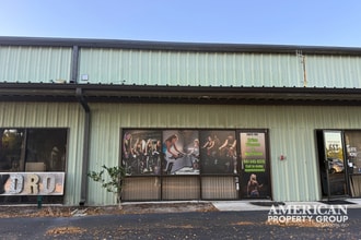 6130 Clark Center Ave, Sarasota, FL à louer Photo intérieure– Image 1 sur 11