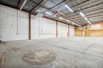 1200 S Service Rd W, Oakville, ON à louer Photo intérieure– Image 1 sur 4